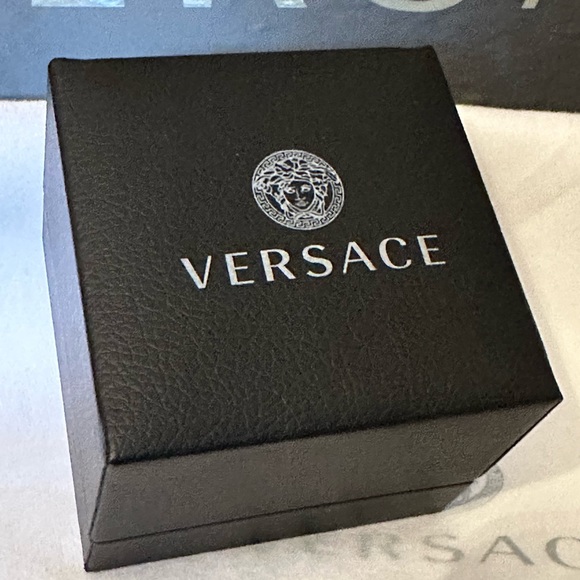 Versace Medusa head string bracelet NEW (AUTHENTIC) - Picture 9 of 9